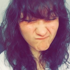 Meet your Posher, Mavia